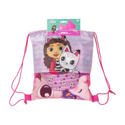 Cerda, GABBY´S DOLLHOUSE детсски комплект шапка и плажна кърпа в сак, 2200010145. момиче, розов, многоцветен 2200010145 Cerda, GABBY´S DOLLHOUSE детсски комплект шапка и плажна кърпа в сак, 2200010145. момиче, розов, многоцветен 2200010145
